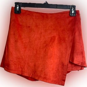 ONLY WORN ONCE - Vestique Suede skort - Burnt Orange - size: S